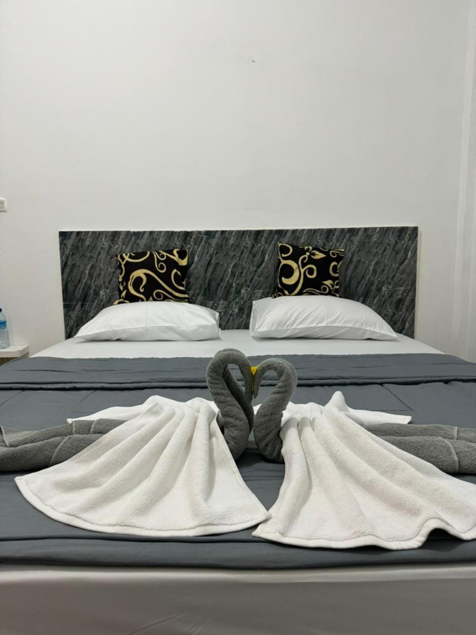 Black Sweet Homestay Dua Gili Air Esterno foto