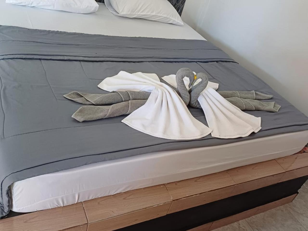 Black Sweet Homestay Dua Gili Air Esterno foto