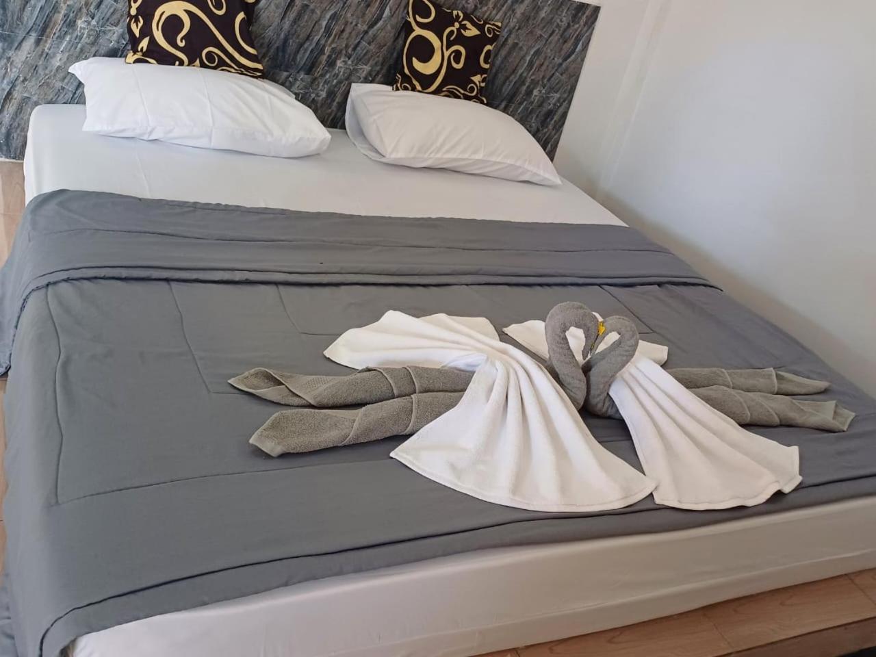 Black Sweet Homestay Dua Gili Air Esterno foto