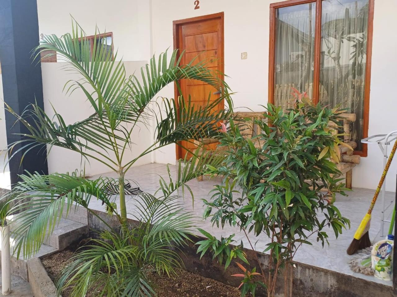 Black Sweet Homestay Dua Gili Air Esterno foto